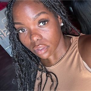 Meet your Posher, Ebonie
